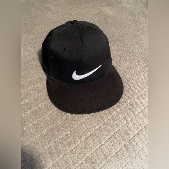 Nike Golf Flexfit hat NWOT - Picture 1 of 4
